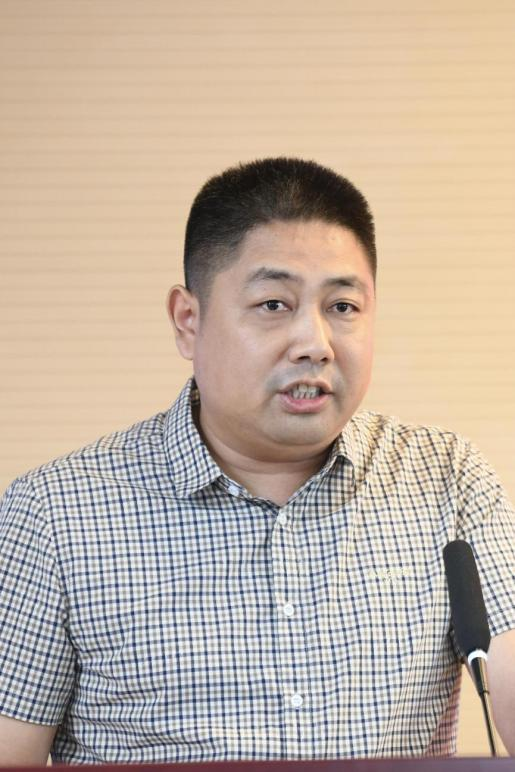 （中国通信工业协会互联网影视传媒管理办公室常务副主任、英国官方365上市校友企业家联盟副秘书长 卢建军）